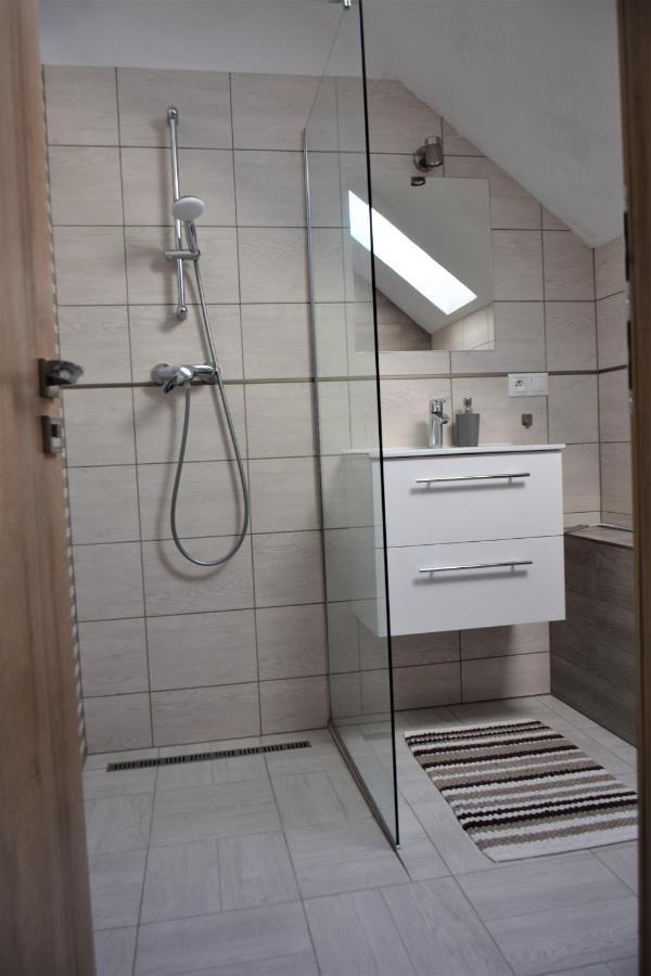 Ademi Apartments Szmrecsán Kültér fotó