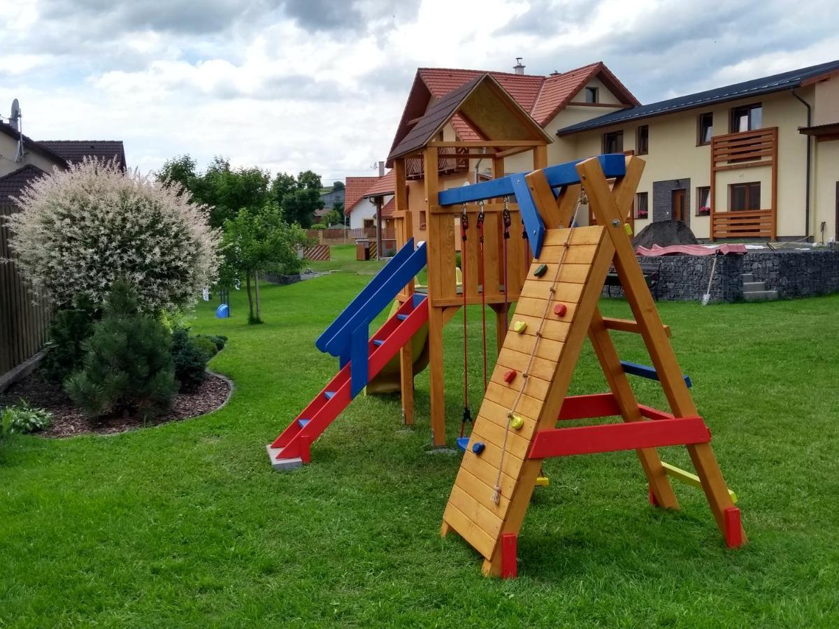 Ademi Apartments Szmrecsán Kültér fotó